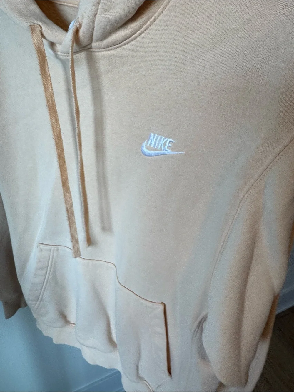 Nike Club Fleece Pullover Hoodie Peach size Small